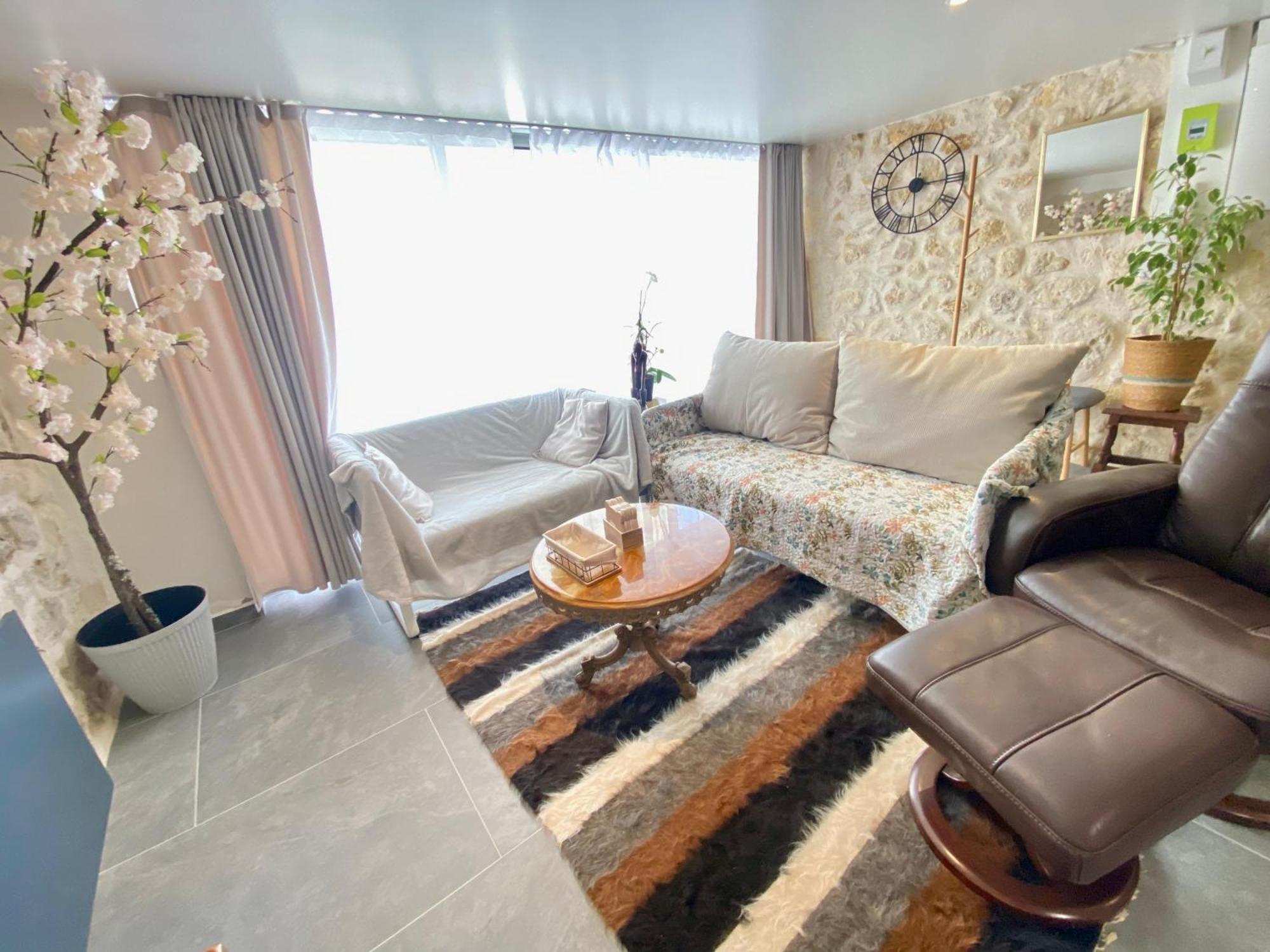 Maison Des Vignes Avec Menage, Draps Et Serviettes Inclus Holiday home *